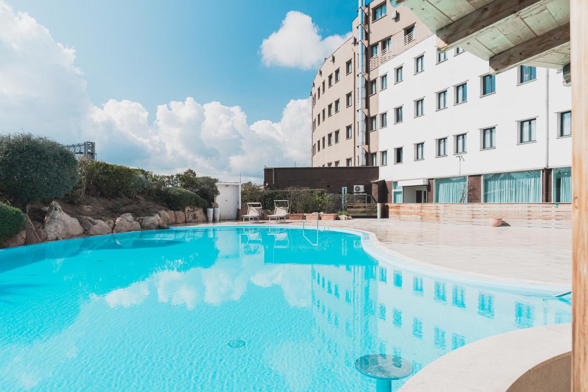 Mercure Olbia Exterior foto