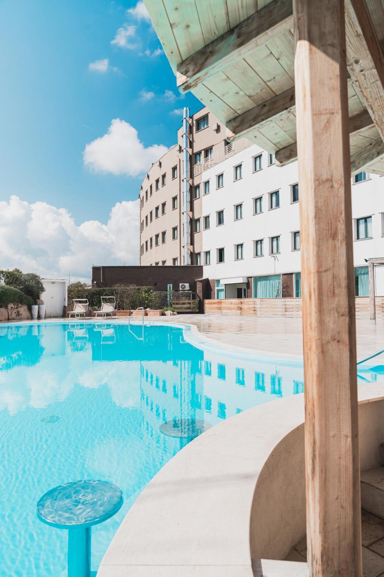 Mercure Olbia Exterior foto